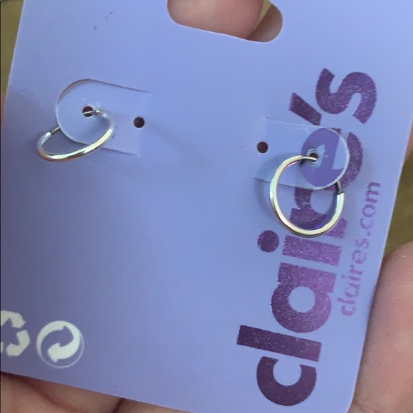 Claire’s Hoop Earring - Never Worn - Picture 3 of 5